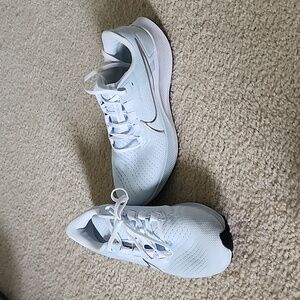 Nike Air Zoom Pegasus 38 Women's Size 11. EUC, worn once
